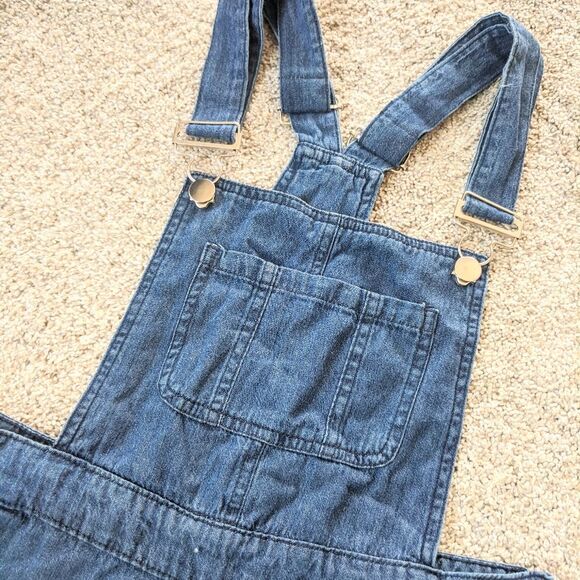 ⭐ Girls Denim Shorts Overalls Medium ⭐ - Picture 3 of 4